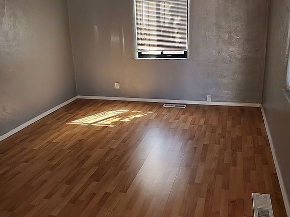 3rd image of 2634 Graceland Dr NE