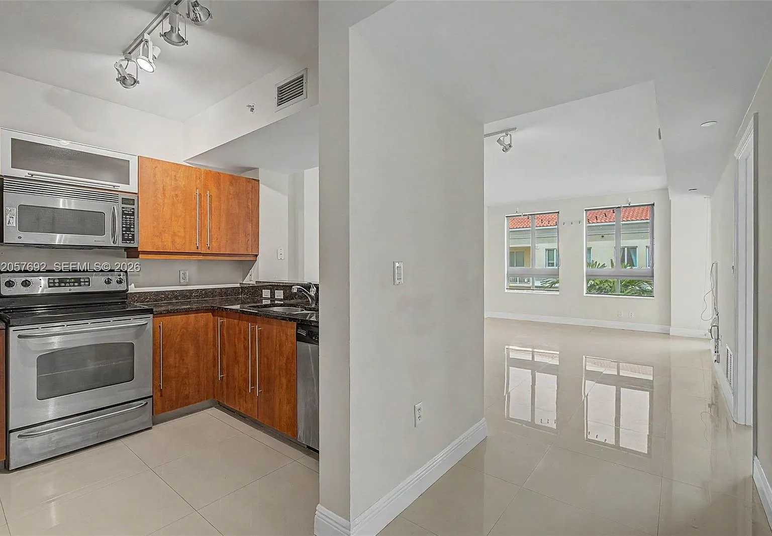 Toscano Condo — Photo 2