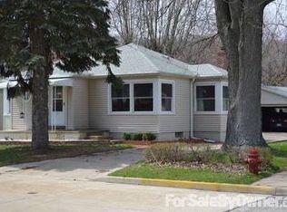 335 Elm St, Oglesby, IL 61348