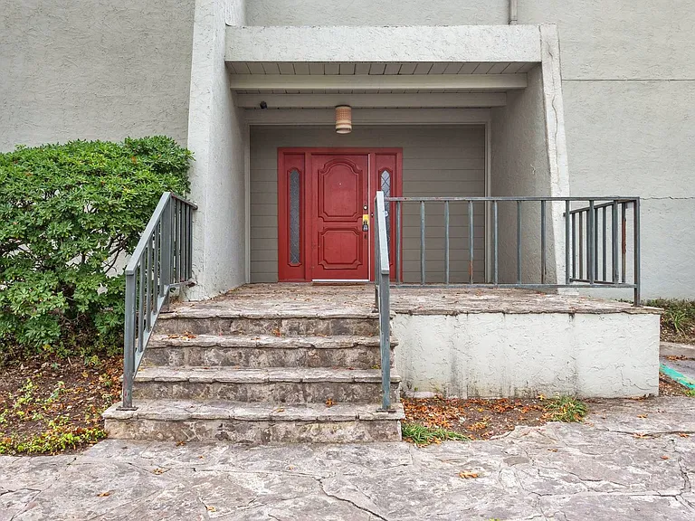 3102 Eisenhauer Rd #A1 — Photo 1
