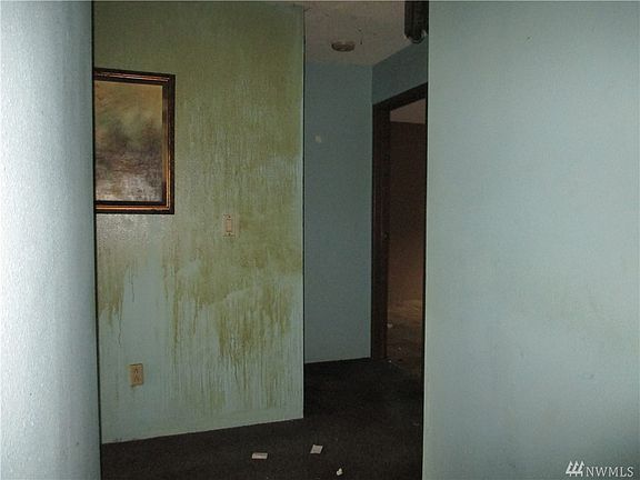 5th image of 1735 Park Ave