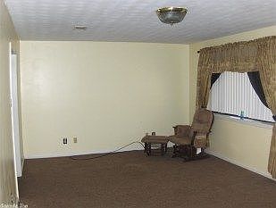 2nd image of N 1st St