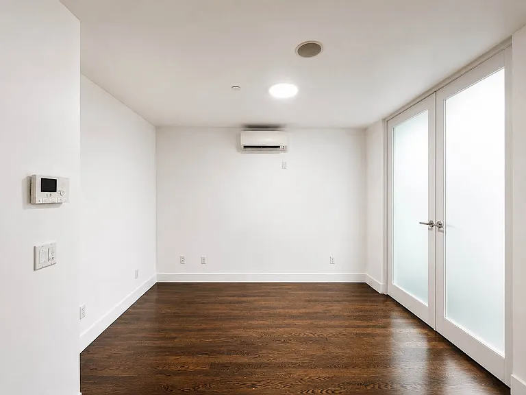55 Stanhope St #3B — Photo 3
