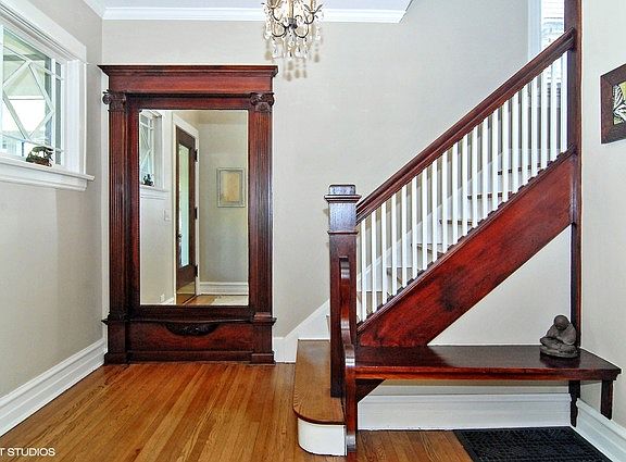 4th image of 818 S Elmwood Ave