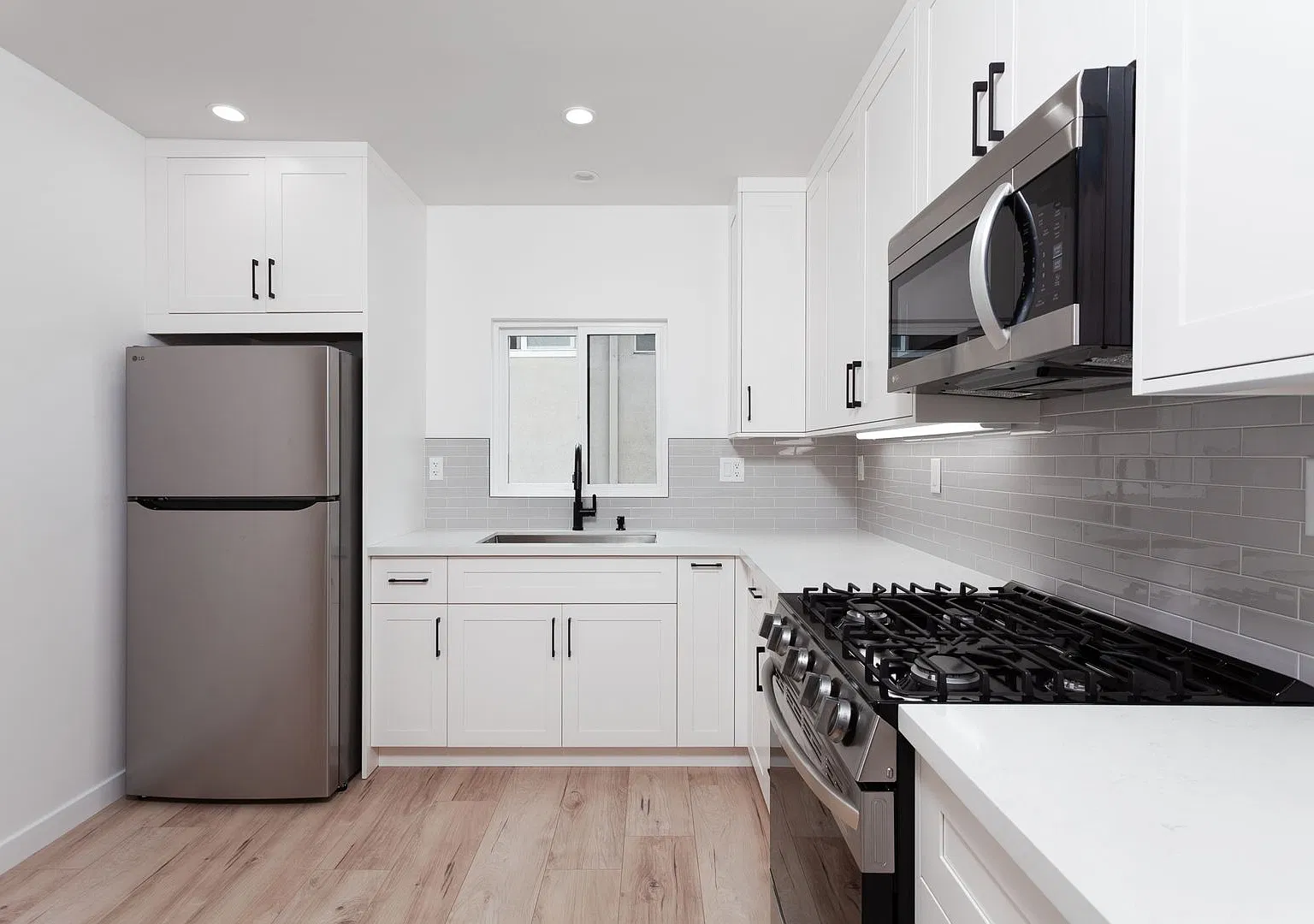 1319 S St. Andrews Pl — Photo 4