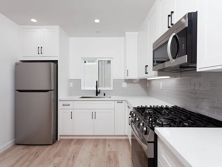1319 S St. Andrews Pl — Photo 4