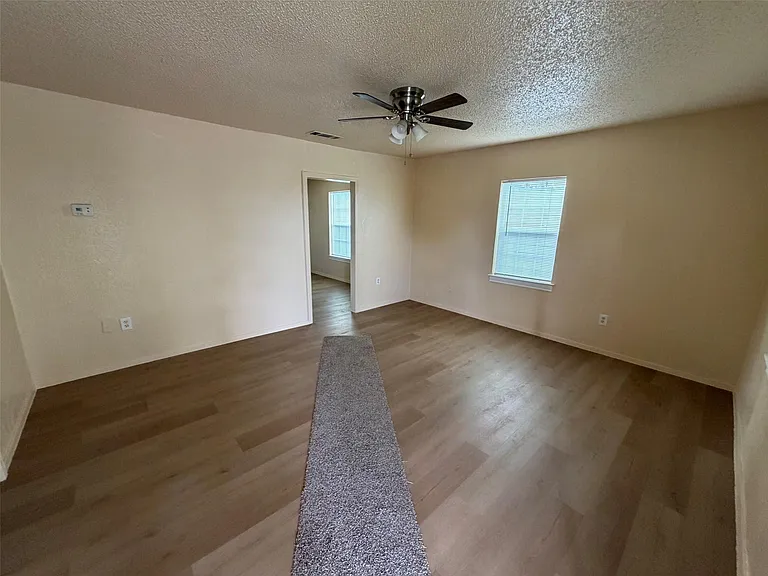1114 Thorpe Springs Rd — Photo 8