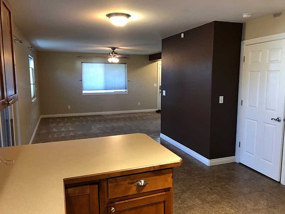 5th image of 2121A Jasmine Pl