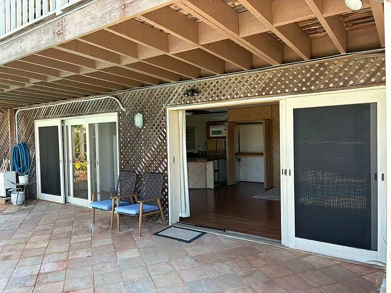 Studio: Front