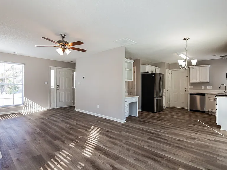 109 Silverleaf Rd — Photo 5