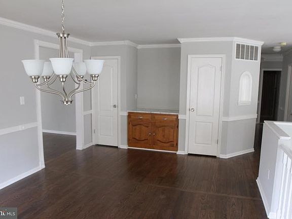 4th image of 103 Starhill Ln