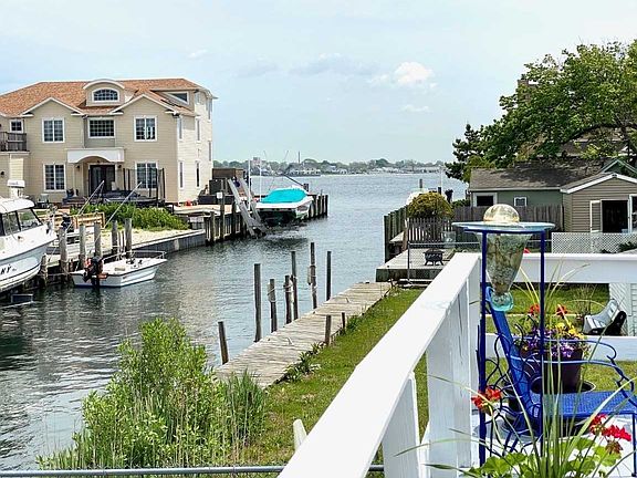 4th image of 605 Fire Island Ave