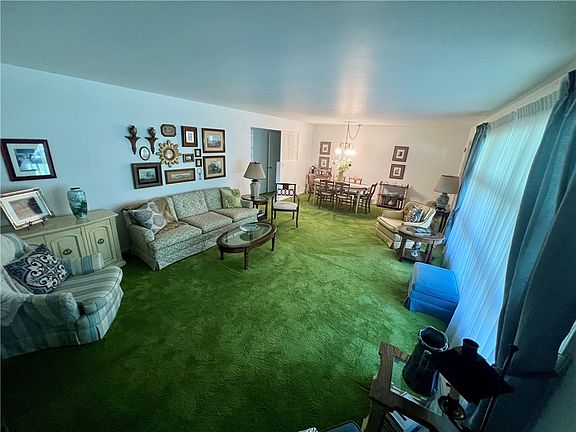 5th image of 12 Fruitland Dr