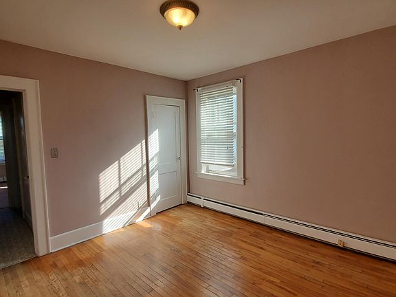 2nd image of 1613 Mohawk St Floor 2