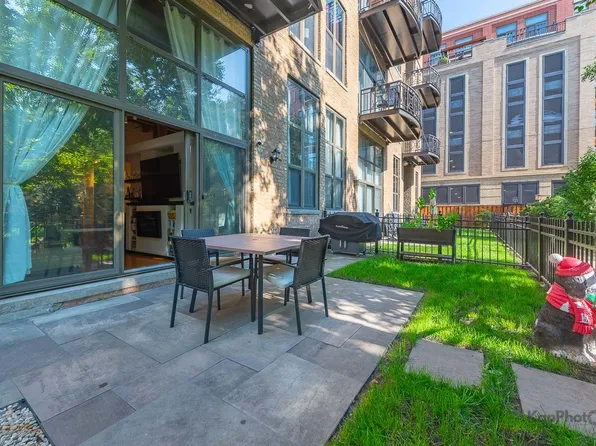 1330 W Monroe St APT 108, Chicago, IL 60607