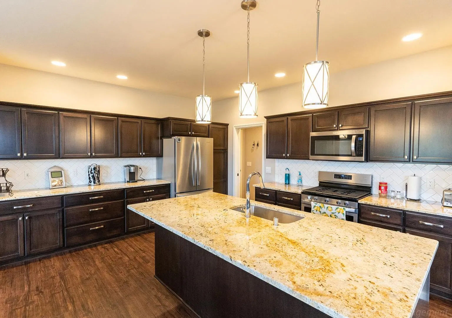6142 Pine Ridge Way — Photo 4