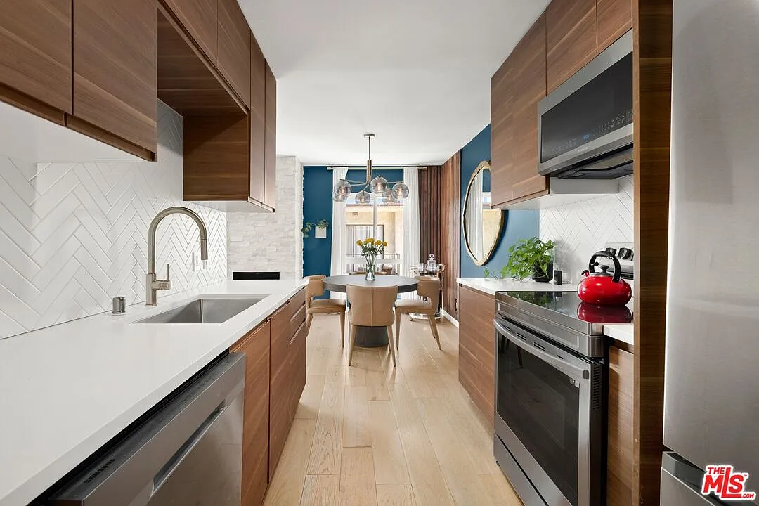 1 bed, 1.0 bath, 826 sqft, $3,500 — Photo 4