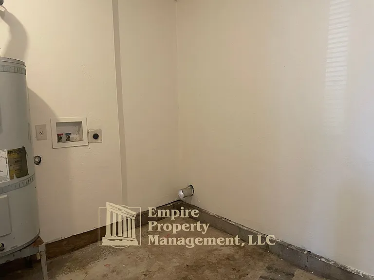 1910 Taft St — Photo 13