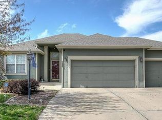 522 Holt Dr, Liberty, MO 64068
