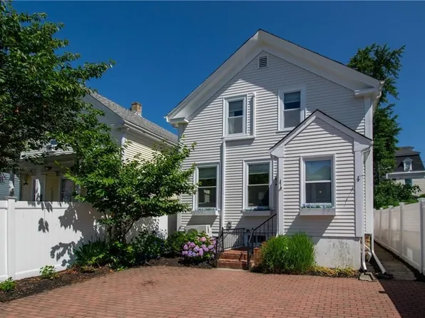 26 Carey St, Newport, RI 02840