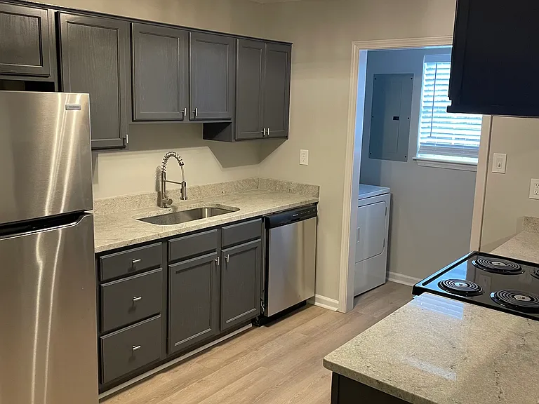 540 N Mendenhall Rd #4 — Photo 7