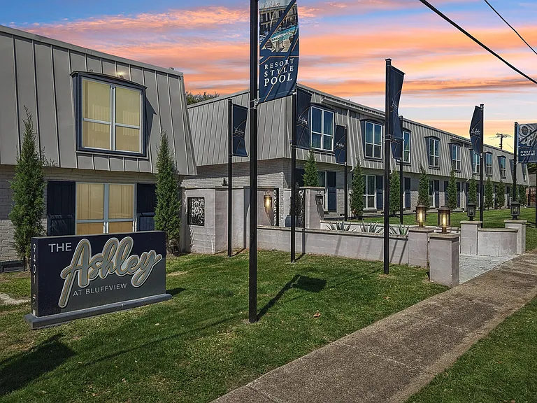 The Ashley at Bluffview Apartments — Photo 57