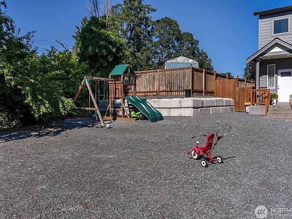 3rd image of 9428 Edgewood Ln SW