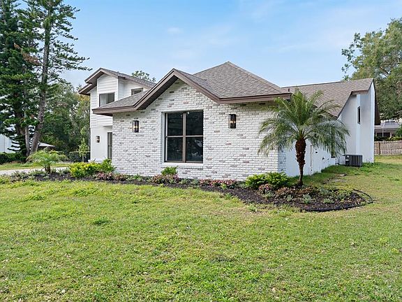 4th image of 1944 Vista View Dr