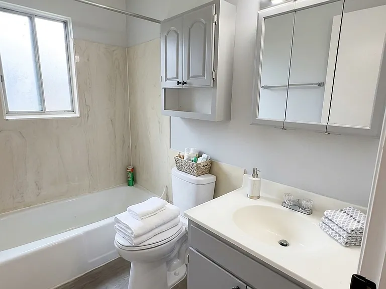 Juniper Square — Photo 9