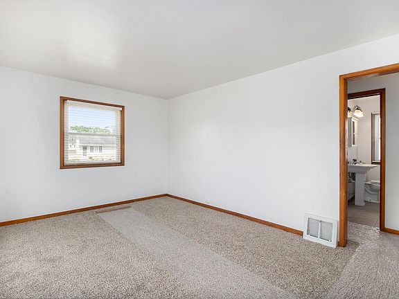 3rd image of 2122 Milburn Blvd