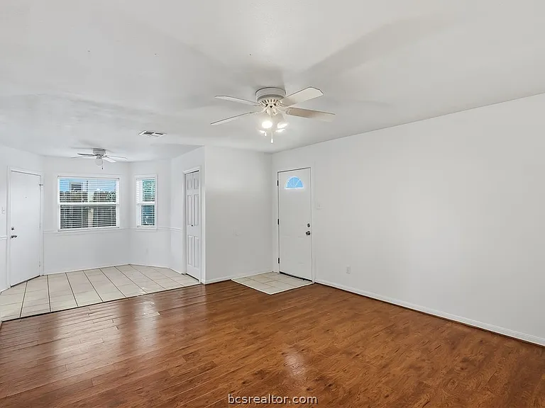 1411 Hawk Tree Dr — Photo 7