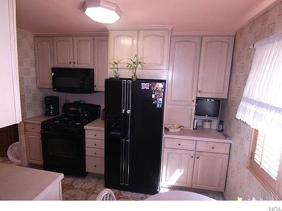 4th image of 1035 Vincent Ave