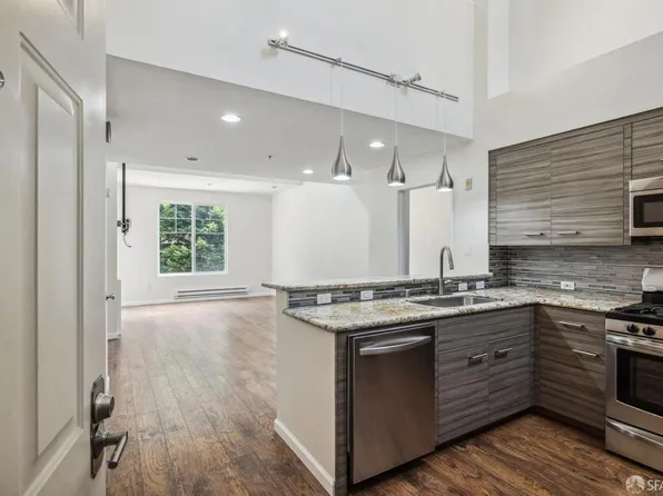 200 Caldecott Ln Unit 312, Oakland, CA 94618