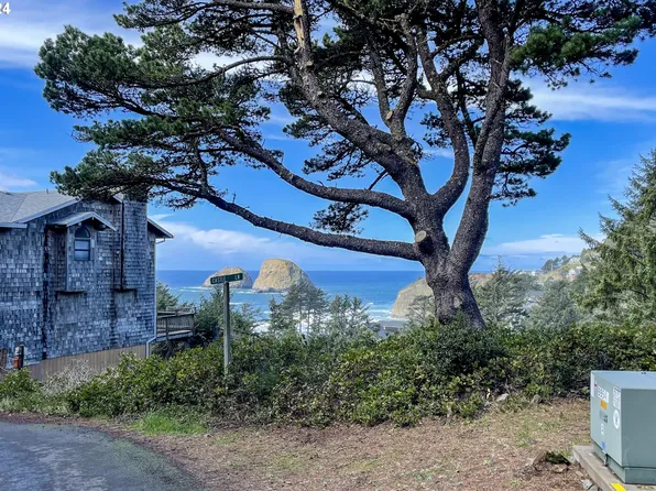 Castle Dr #16700, Oceanside, OR 97134
