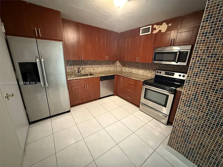 401 Golden Isles Dr #202 — Photo 4
