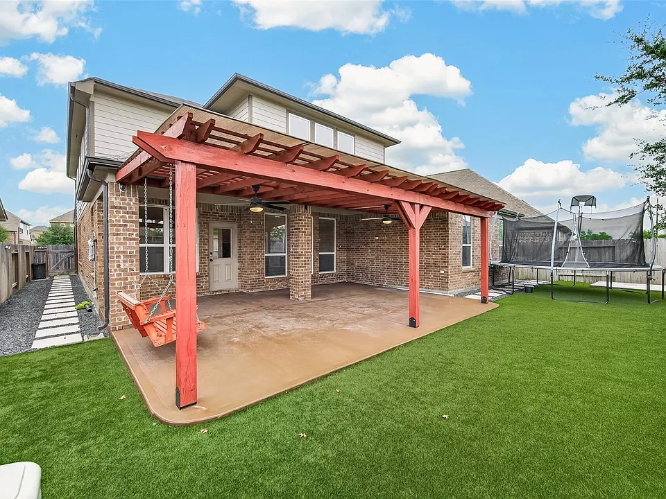 4411 Buentello Dr