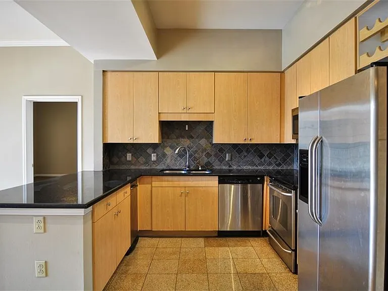 3225 Turtle Creek Blvd #929 — Photo 7