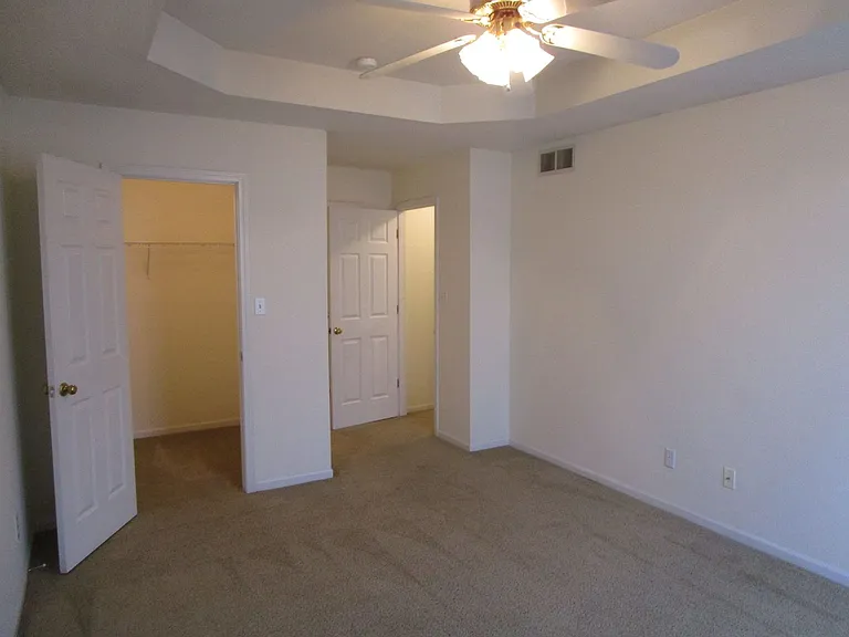 5013-5015 Betty Jean Way — Photo 20