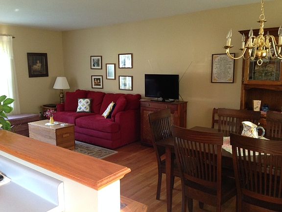 5th image of 790 Woodbine Ct