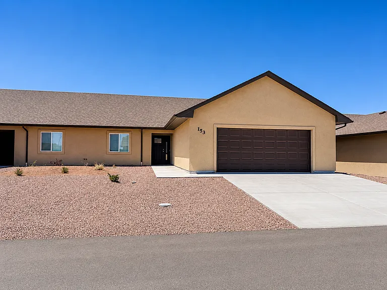 153 S Stardust Cir — Photo 1
