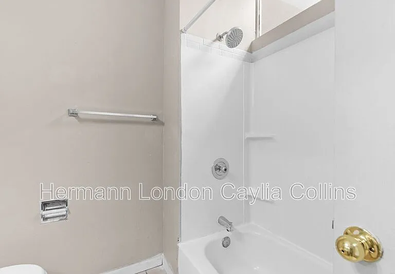 1708 S Tucker Blvd #C — Photo 15