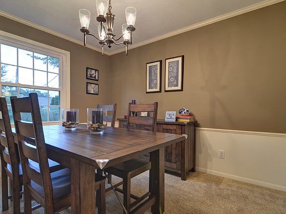 4th image of 385 Pellett Dr