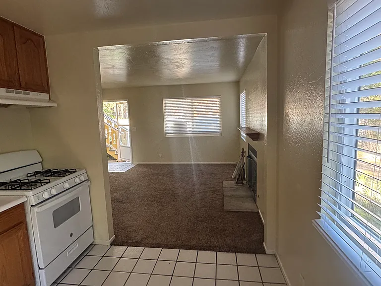 635 Summit Blvd #A — Photo 5