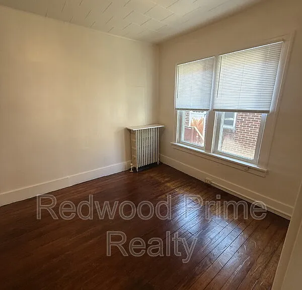 110 Lloyd St #5 — Photo 9