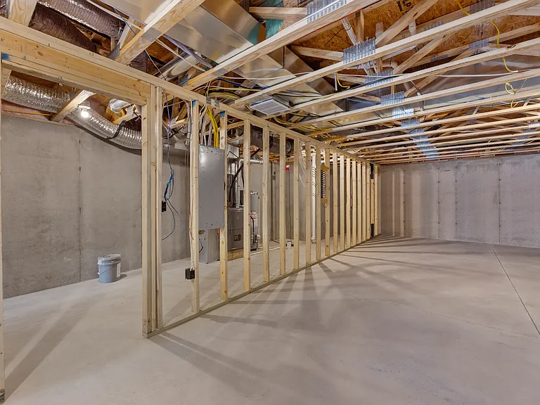 726 E Elmwood St — Photo 29