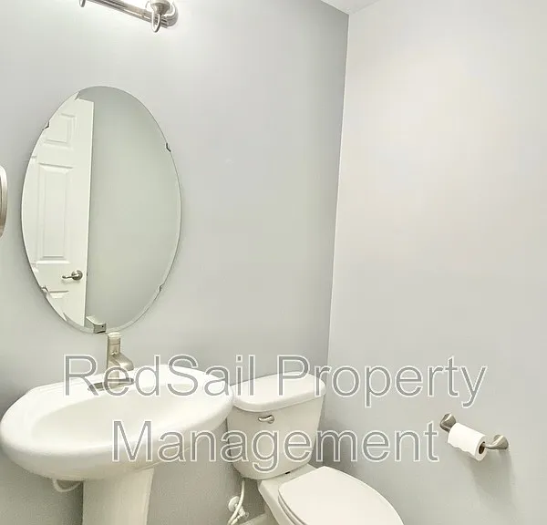 642 Kelso Dr — Photo 5