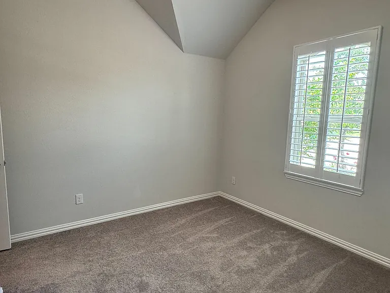 447 Prairie View Dr — Photo 13