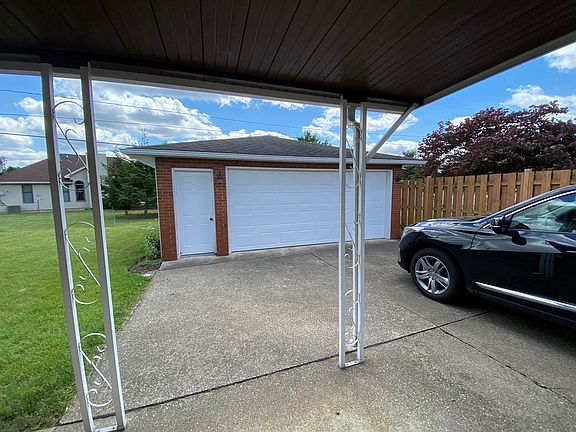 5th image of 621 Garden Dr