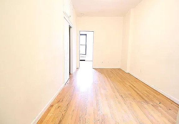 4th image of 106 W 96th St #2A