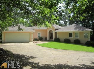 679 Bo Bo Banks Rd, Grantville, GA 30220